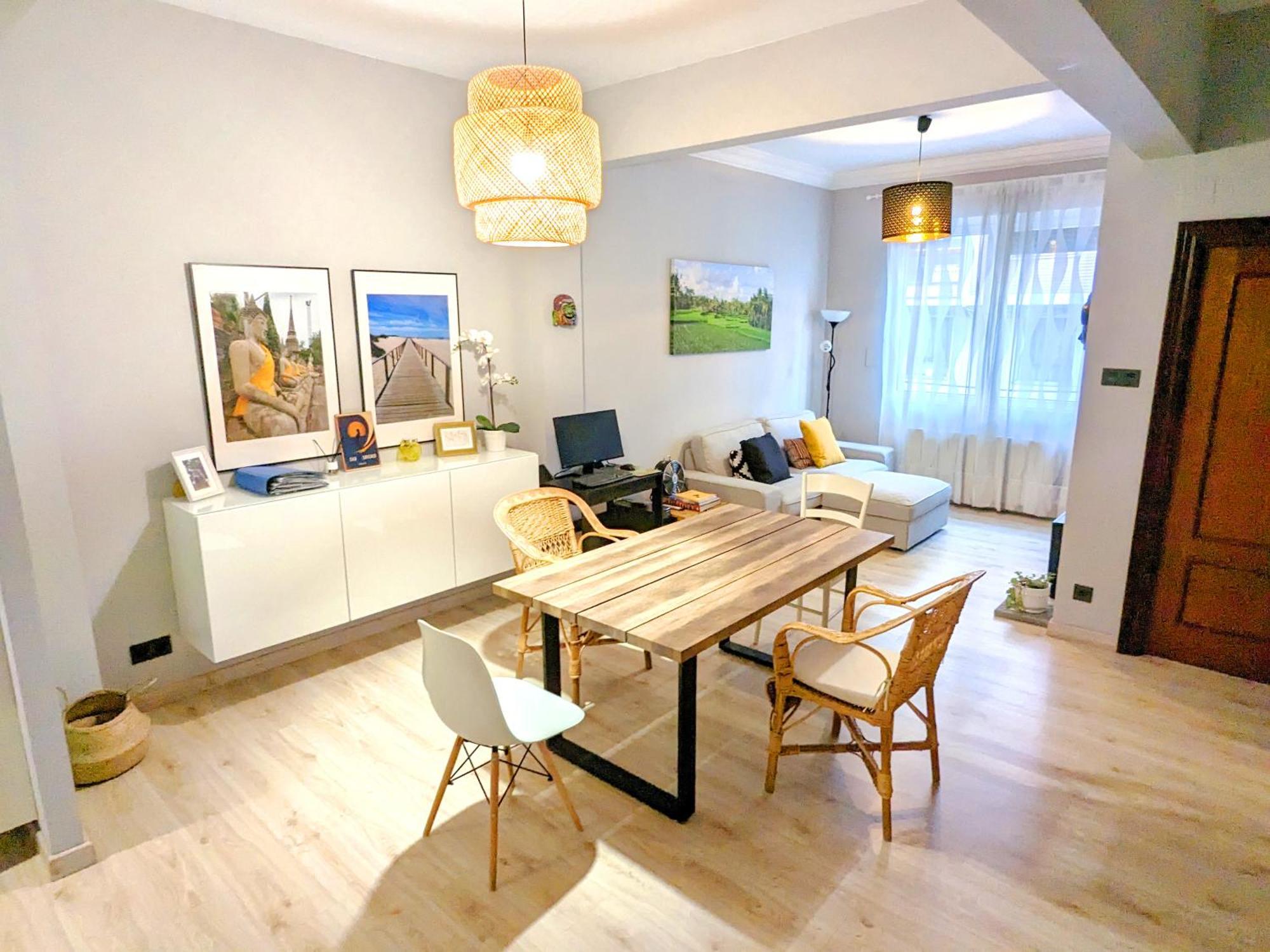 Aloha Centre With Parking Apartment